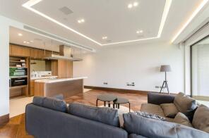 33, Blenheim House, Duchess Walk, London SE1 2SB