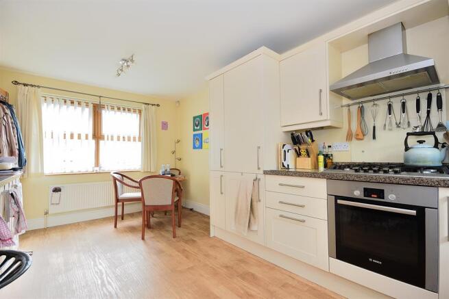 Dining Kitchen pic2