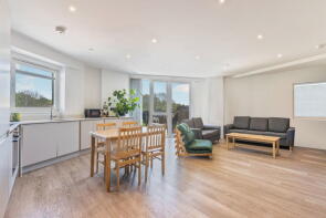 3, Edgewood Mews, Finchley, London N3 3EW