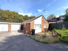 11, Queenborough, Toothill, Swindon SN5 8DU