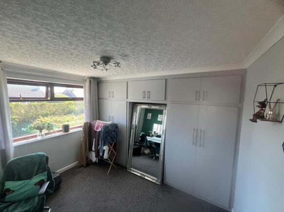 3 bed Semi-Detached for sale Image 8