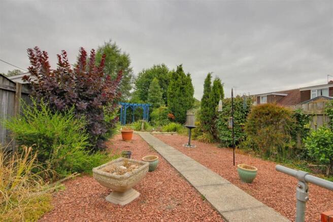 2 bed Semi-Detached Bungalow for sale Image 12