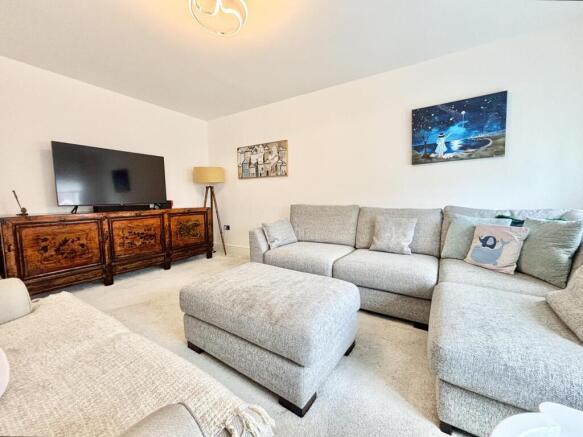 4 bed Detached for sale Image 4