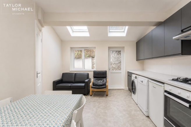 Kitchen / Living Room