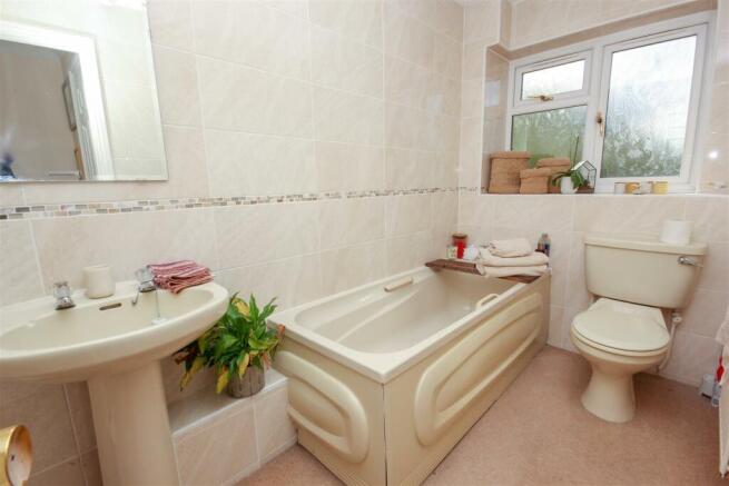 Bathroom.jpg
