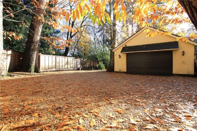 Garage/Workshop