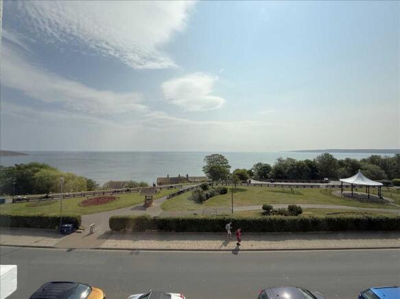 2 bed Flat for sale Image 8
