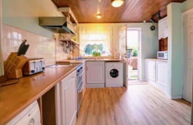 3 bed Terraced for sale Image 7