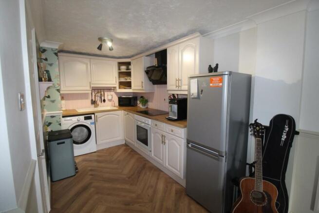 Kitchen 1.JPG