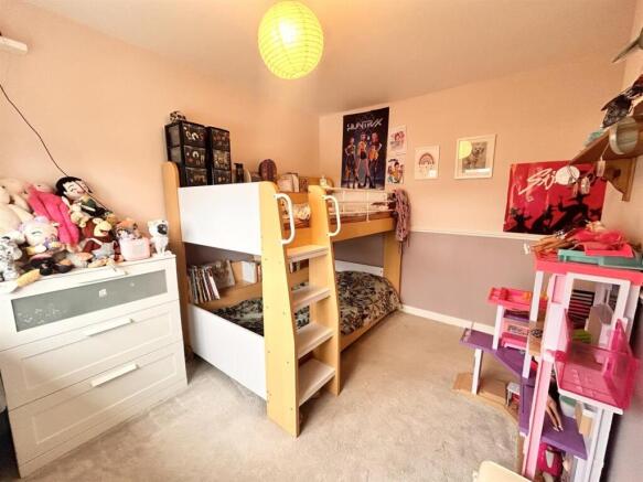 3 bed Semi-Detached for sale Image 9