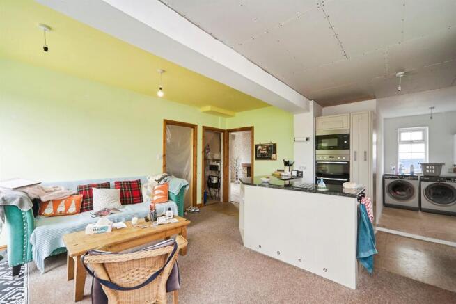 3 bed Semi-Detached for sale Image 9