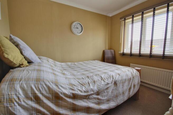 4 bed Detached for sale Image 6