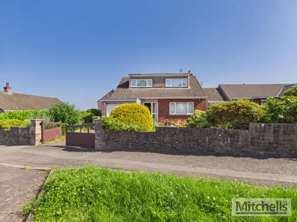 3 bed bungalow for sale Seadown Drive, High Harri