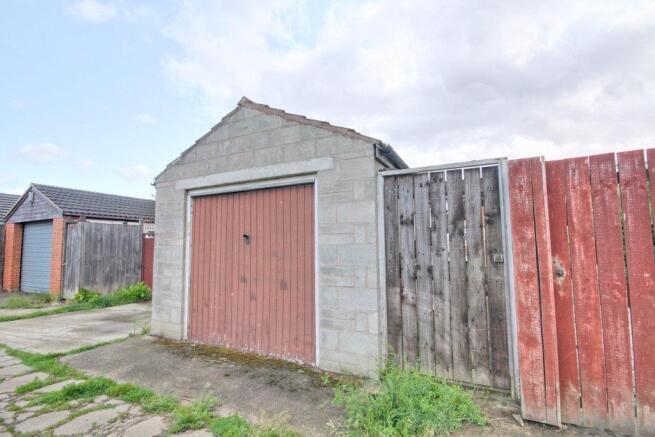2 bed House to rent Image 12