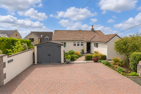 Top Street, Pilton