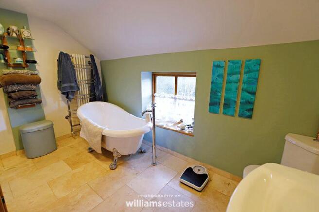bathroom 01