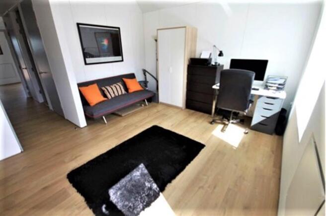 Photo 9