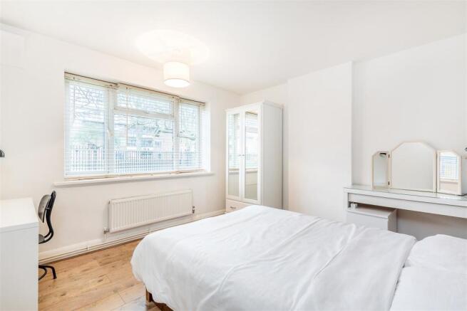13 Benhurst Court-3.JPG