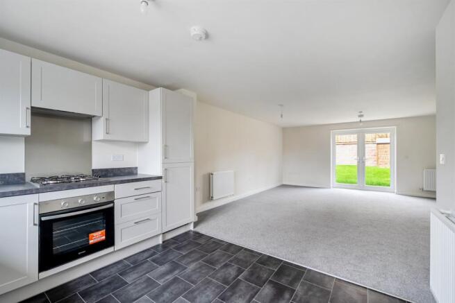 3 bed Terraced to rent Image 3