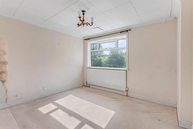 4 bed Semi-Detached for sale Image 9