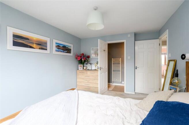 4 bed Detached for sale Image 11