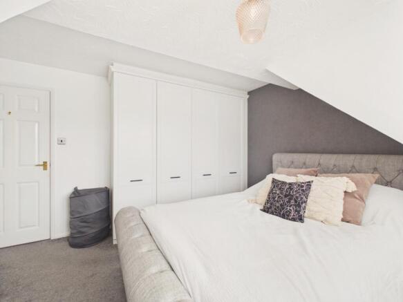 3 bed Semi-Detached for sale Image 9