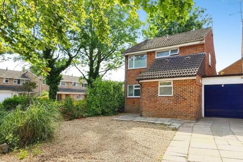 Upton Close, Farnborough, Hampshire, GU14