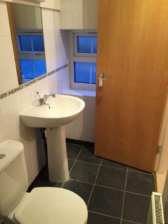 En Suite For Bedroom 1 (2)