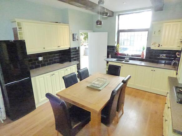 Bell Grove, Bramley, Leeds photo 5