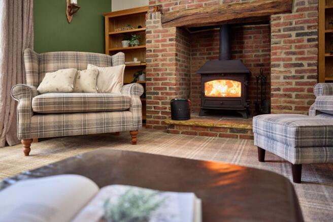 5 bed Detached for sale Image 11