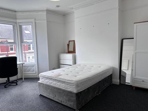 Bed 2.jpg