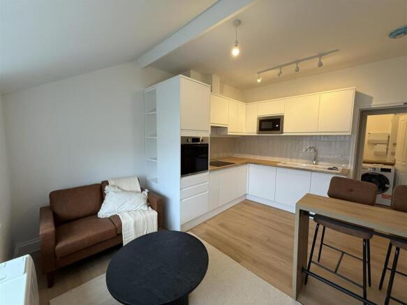 FLAT 5 LIVING (2).JPEG
