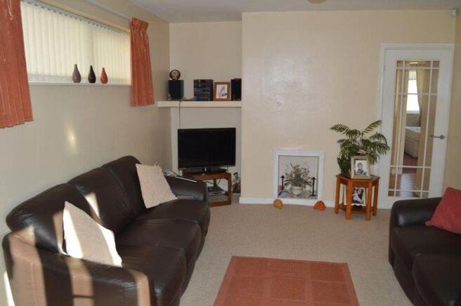 LOUNGE REVERSE VIEW