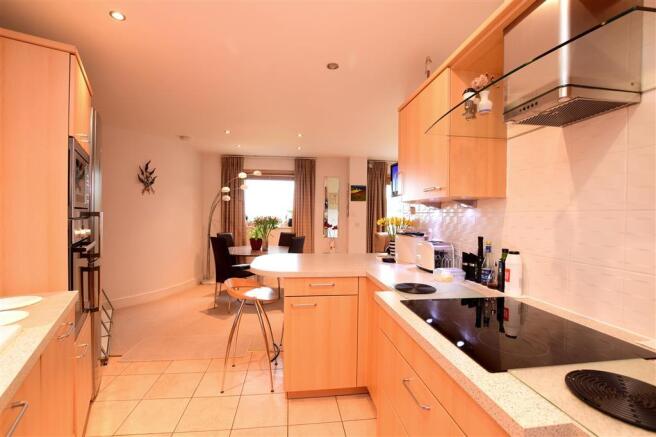 Kitchen /Dining Area