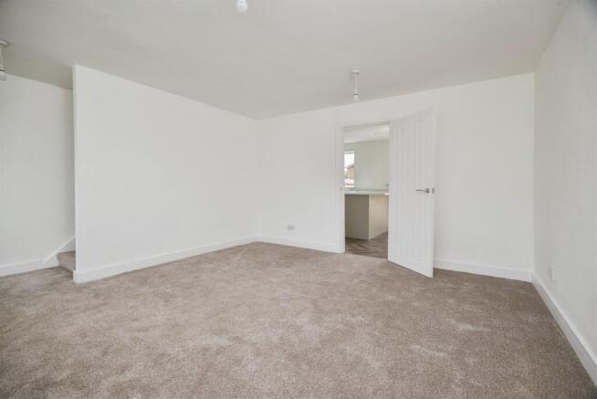 3 bed Semi-Detached for sale Image 4