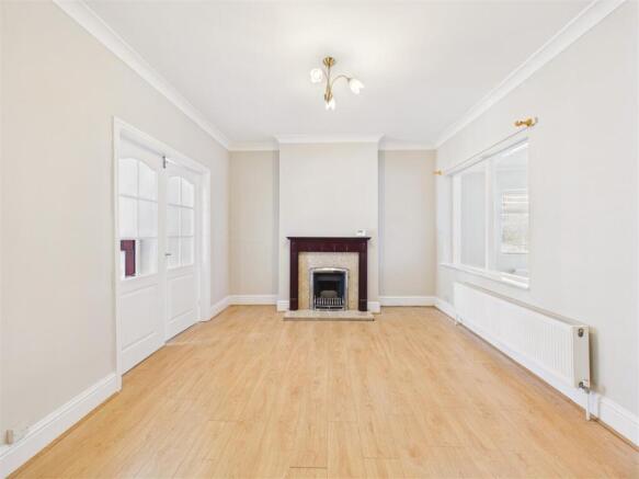 3 bed Semi-Detached for sale Image 4