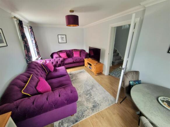 Sitting room 1.jpg