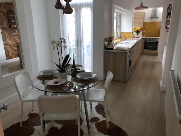 Re-fitted Kitchen/diner