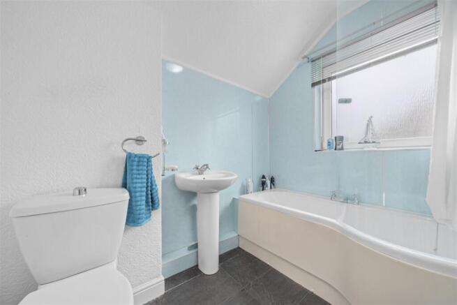 Bathroom (1).JPG