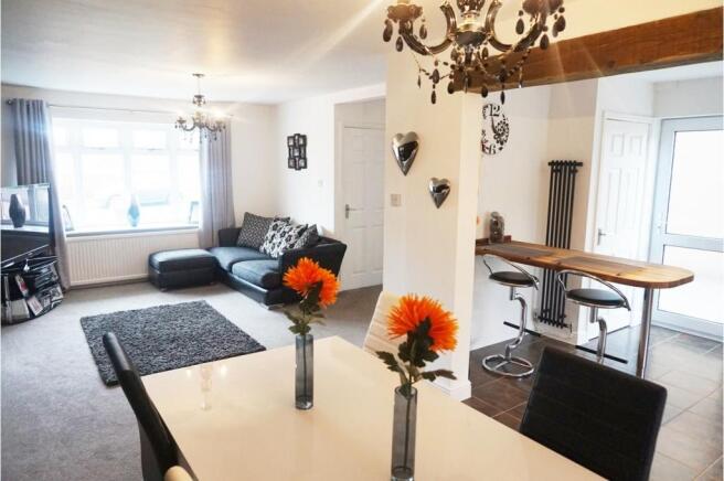 Lounge/Dining Room