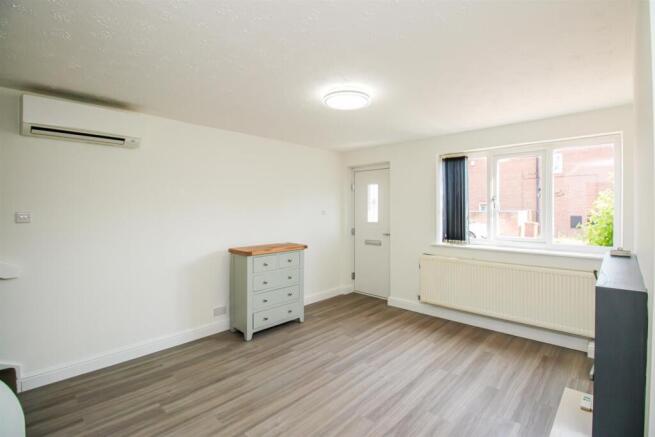 2 bed Semi-Detached for sale Image 5