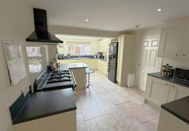 Kitchen A.JPG