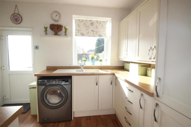 Kitchen/ Dining Room