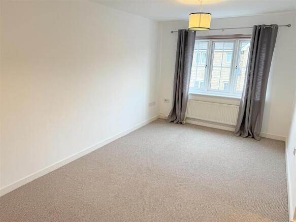 2 bed Flat for sale Image 6
