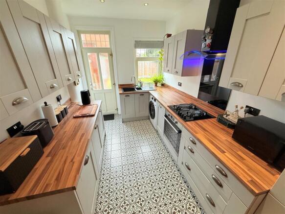 3 bed Semi-Detached for sale Image 4