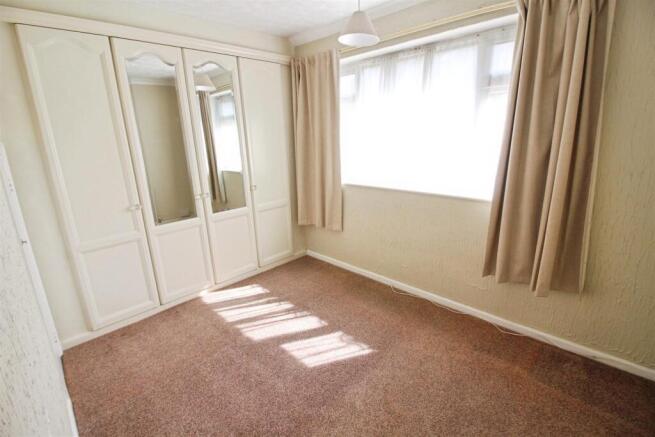 3 bed Semi-Detached Bungalow for sale Image 7