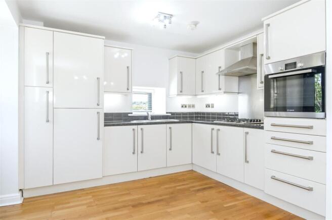 3 bed Semi-Detached for sale Image 7
