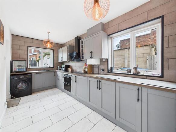 Kitchen: