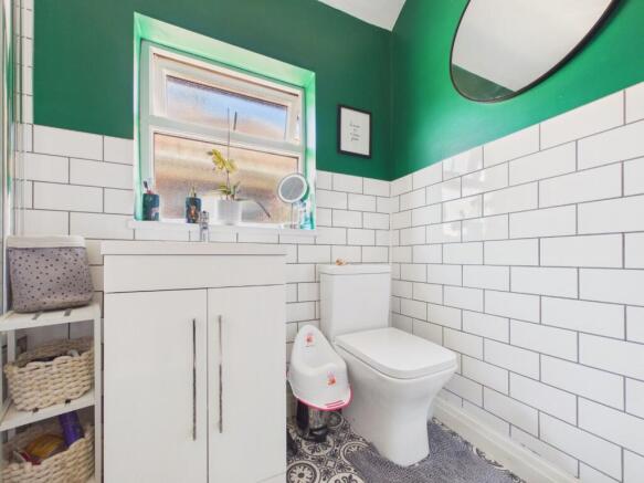 3 bed Semi-Detached for sale Image 9
