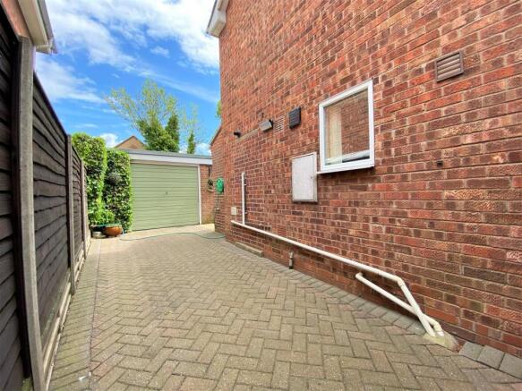 Driveway & Detached Garage 968